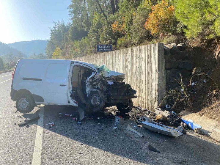 Marmaris’teki trafik kazasında iki çocuk hayatını kaybetti