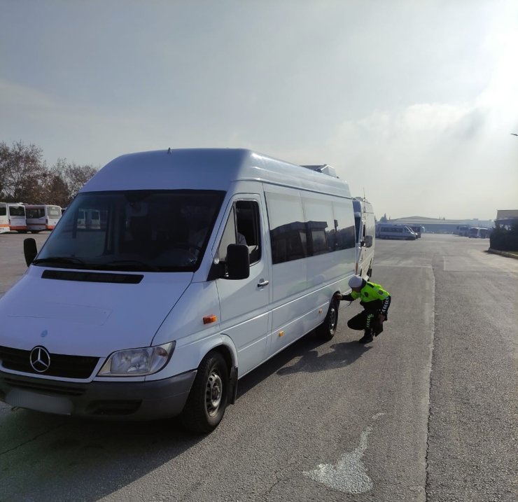 Polis ekiplerince Eskişehir’de kış lastiği denetimlerine başlandı