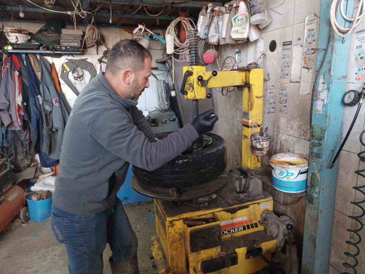 Lastikçilerde ‘kış lastiği’ yoğunluğu yaşanmaya başlandı