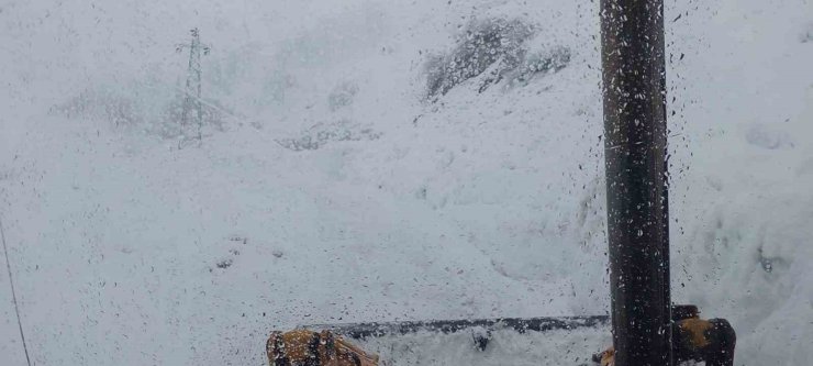 Artvin’de kar nedeniyle Camili bölgesi ve 6 köy yolu ulaşıma kapandı