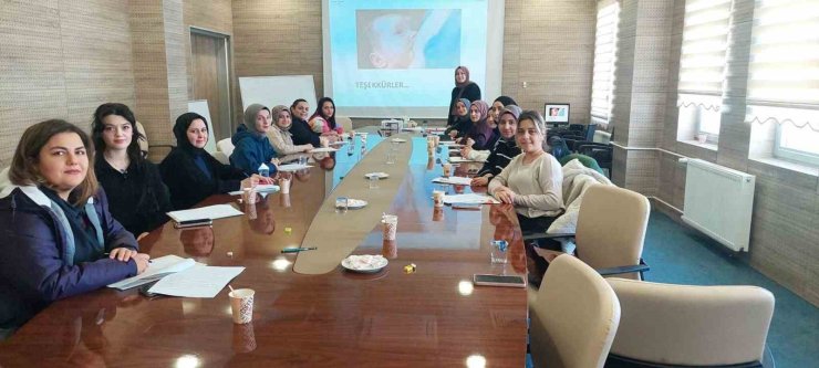 Çocuk-bebek hastalıklarının ve ölümlerinin azaltılması amacıyla Bayburt’ta sağlık çalışanlarına eğitim verildi