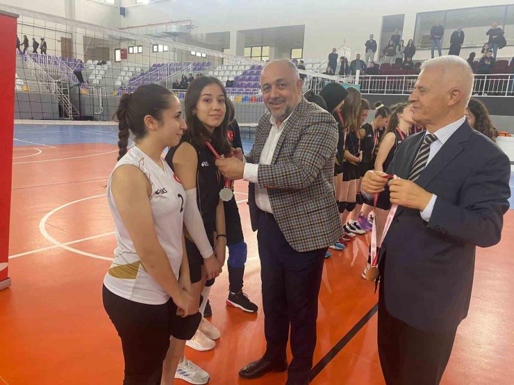 Genç Kızlar Voleybol Müsabakaları tamamlandı