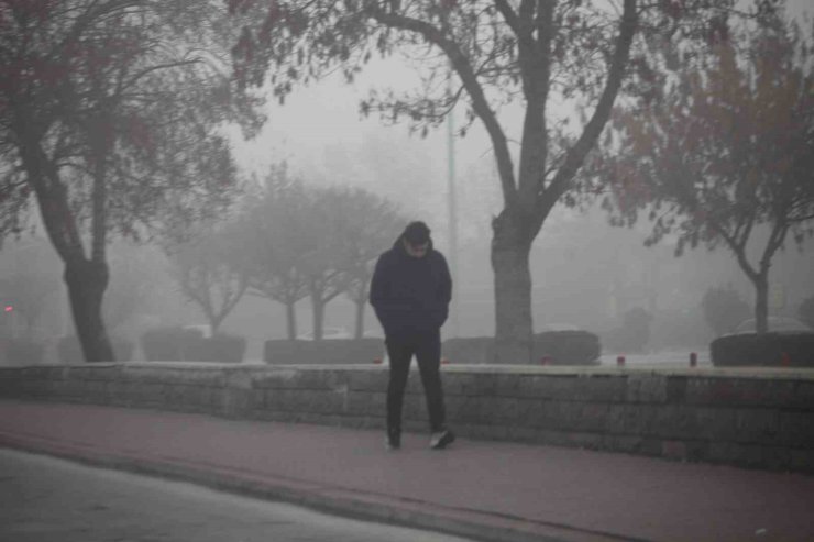 Konya’da sis etkili oldu, uçak seferleri iptal edildi