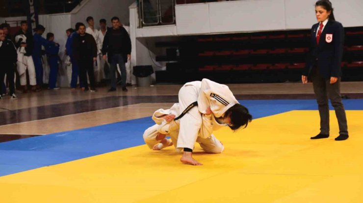 Elazığ’da judo müsabakaları tamamlandı