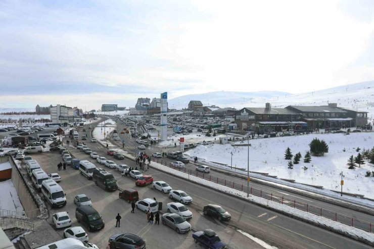 Başkan Büyükkılıç’tan Erciyes’e davet