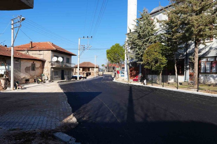 Denizli Büyükşehir Belediyesi, Kutlubey projesinde bin ton asfalt, 90 bin metrekare beton parke taşı döşendi