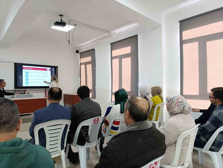 Hisarcık’ta “Kadına Yönelik Şiddetle Mücadele” konulu seminer