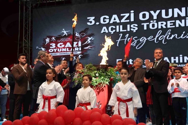 Gaziantep’te ’3. Gazi Oyunları’ görkemli törenle başladı