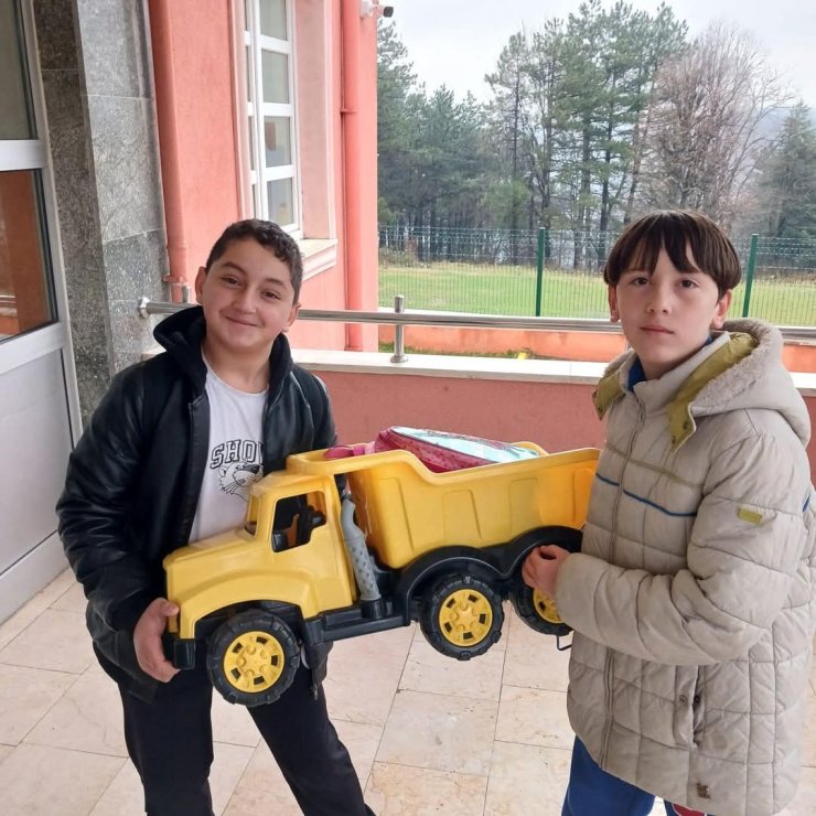 Kırklareli’nden Hatay’daki depremzede öğrencilere oyuncak gönderildi