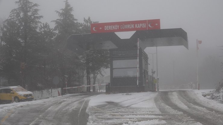 Kırklareli’nin yüksek kesimlerinde kar yağışı etkili oluyor