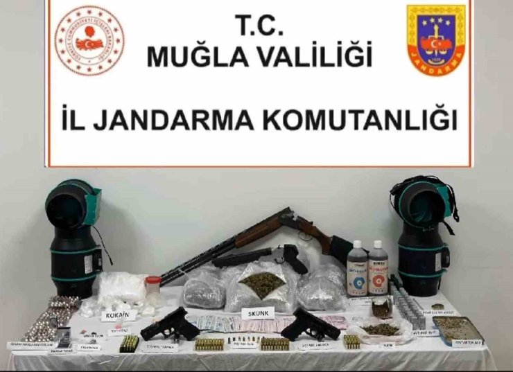 Uyuşturucu operasyonunda 2 tutuklama