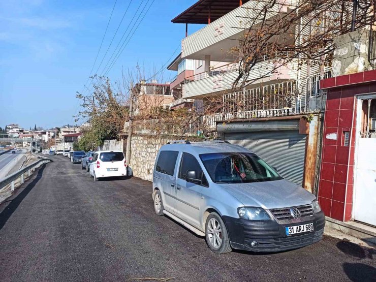 "Kafama silah dayayıp altınlarımı çaldılar" diyen kadının bilezikleri kumar oynayan oğluna verdiği ortaya çıktı