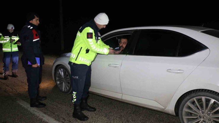 Bolu’da jandarma ekiplerinden sıkı denetim