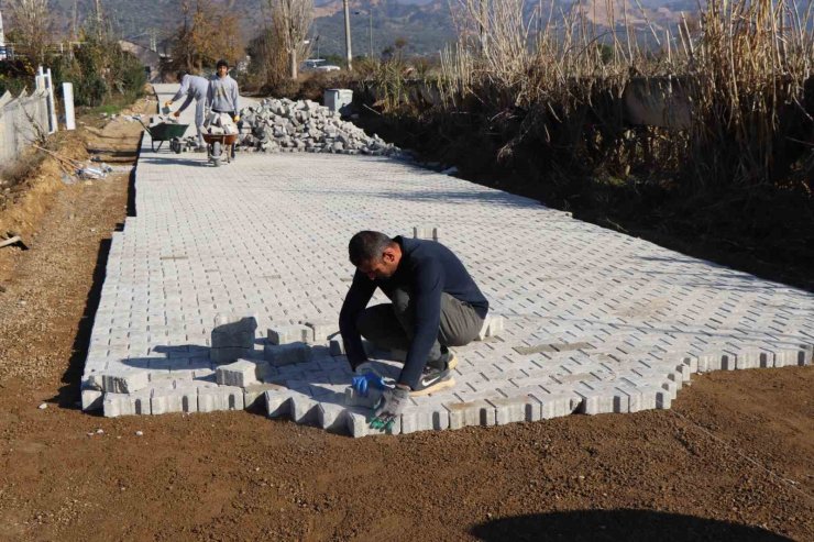 Nazilli Belediyesi Arslanlı’da yol çalışmalarını tamamladı