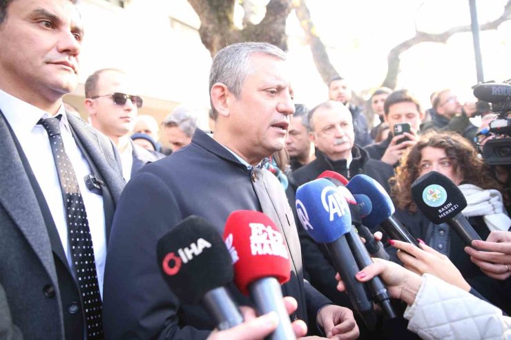 CHP Genel Başkanı Özel: “(DEM Parti’nin MHP’yi ziyareti) AK Parti’nin bir kenarda durduğu, sürecin MHP üzerinden yürütülmesini de doğru bulmuyoruz”