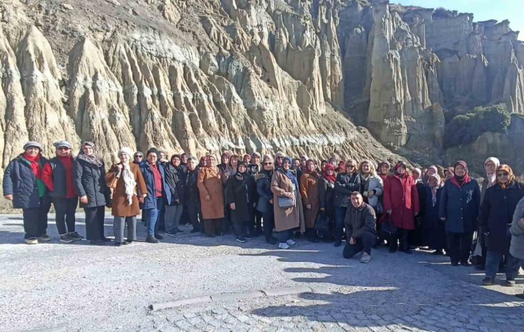 Manisalı kadınlar Kula’yı gezdi