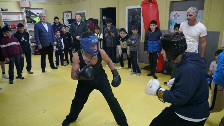 Başkan Tutdere, spora gönül veren gençlerin yanında olduklarını söyledi