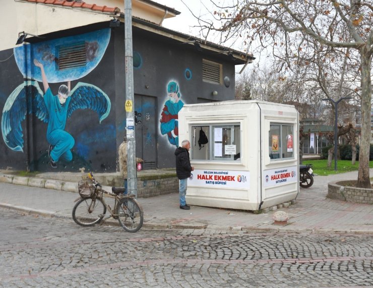 Selçuk’ta vatandaşlar halk ekmekten memnun: Ekmek 9 TL