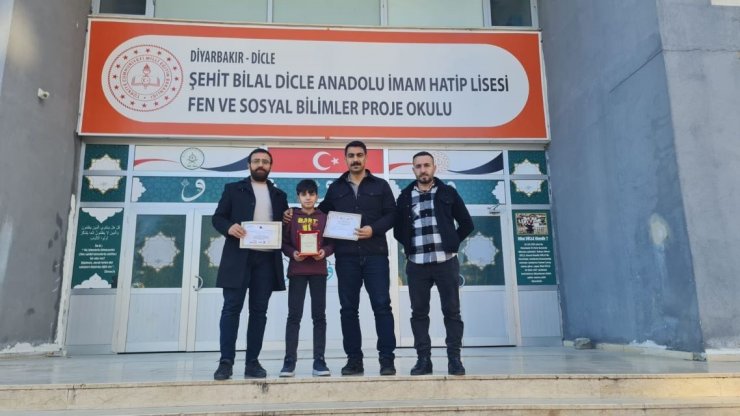 Dicleli öğrenci, ezan okuma yarışmasında Diyarbakır 1’incisi oldu