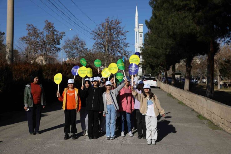 Diyarbakır’da öğrenciler Güneş Evi’ni gezdi