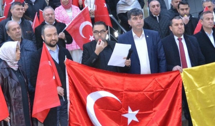 Manisa’da PTT çalışanlarından düdüklü protesto