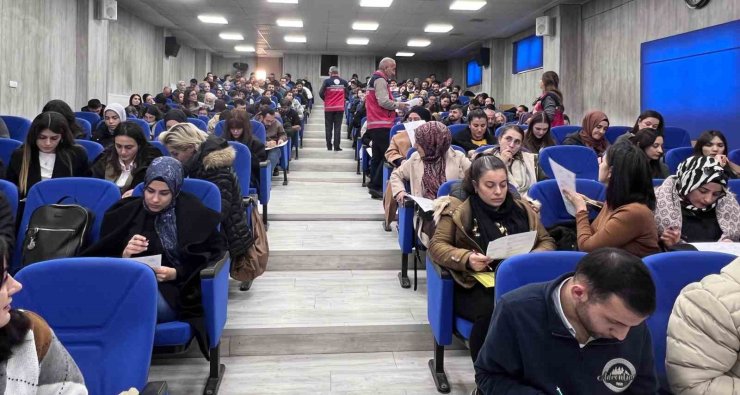 Hakkari’ye yeni atanan öğretmenlere seminer