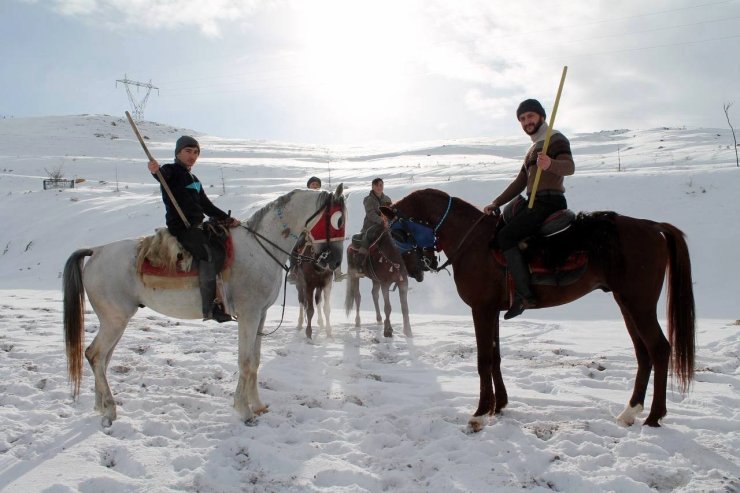 Asırlık gelenek cirit Bayburt ve Erzincan’da yaşatılıyor