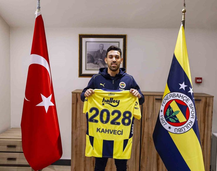 İrfan Can Kahveci, 3 yıl daha Fenerbahçe’de