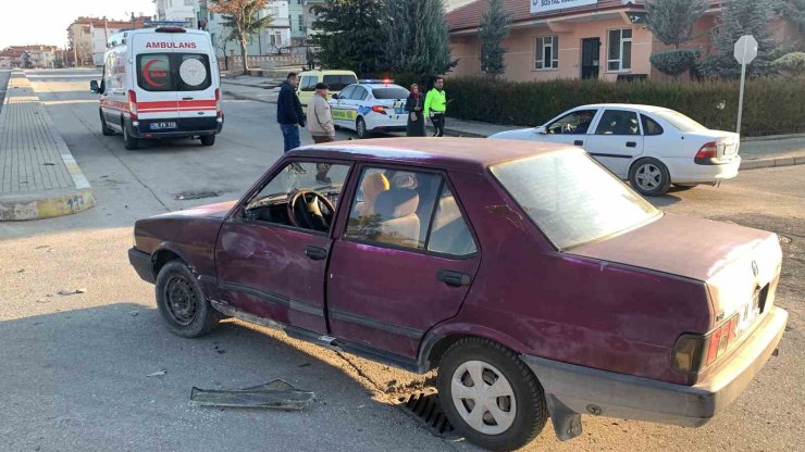 Karaman’da Fiat Tofaş ile motosiklet çarpıştı: 2 yaralı