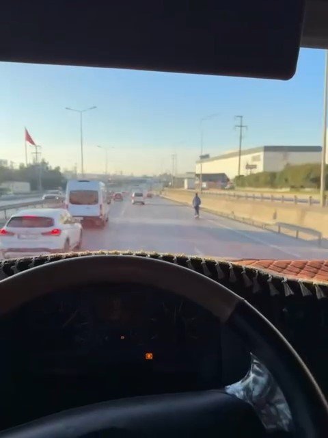 D100’de tehlikeli yolculuk