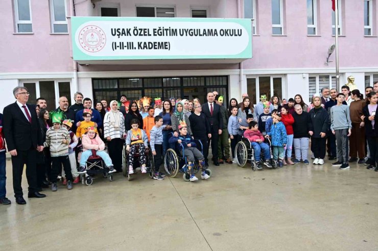 Uşak’ta ‘Okulumda Sağlıklı Besleniyorum’ projesi meyve şenliği etkinliği yapıldı