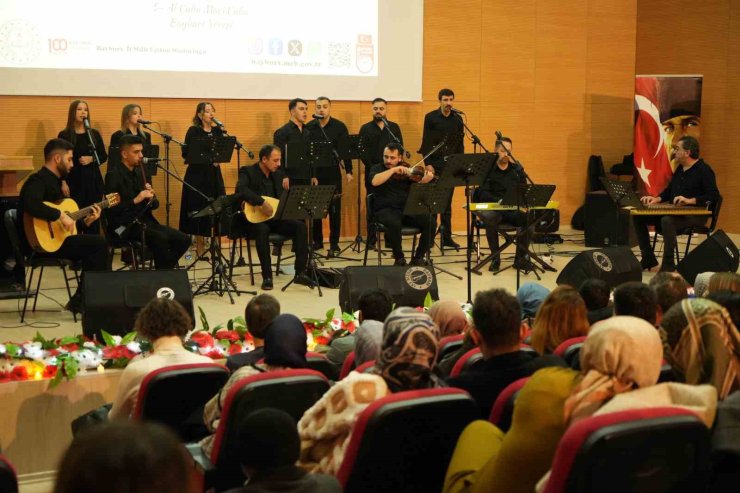 Bayburt’ta müzik öğretmenleri sahne performanslarıyla göz doldurdu