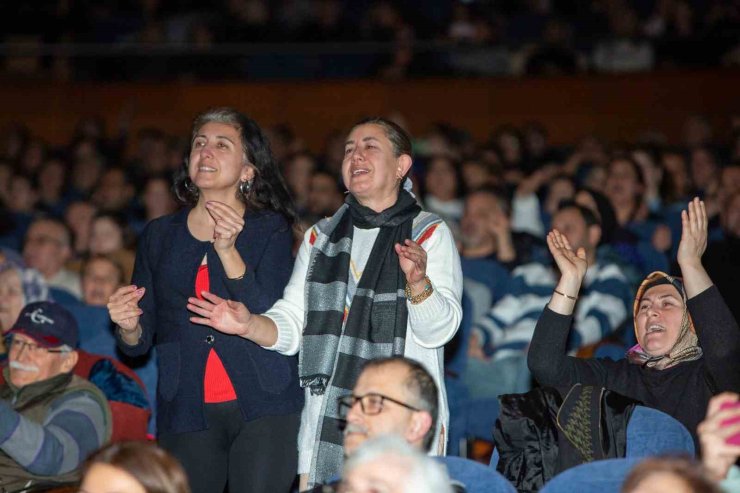 Çalgıcı Mektebi Roman Orkestrası’ndan muhteşem konser