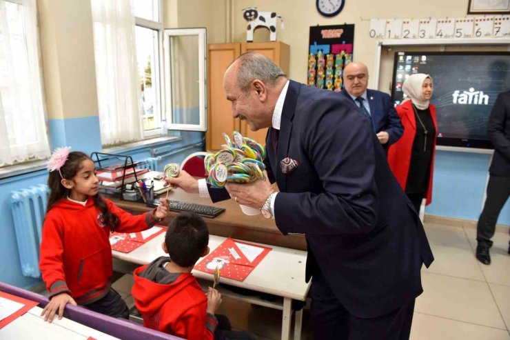 Kastamonu’da öğrenciler karne sevinci yaşadı