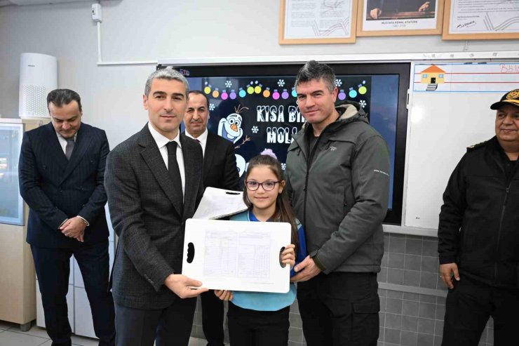 Uşak’ta 61 bin öğrenci karnesini aldı