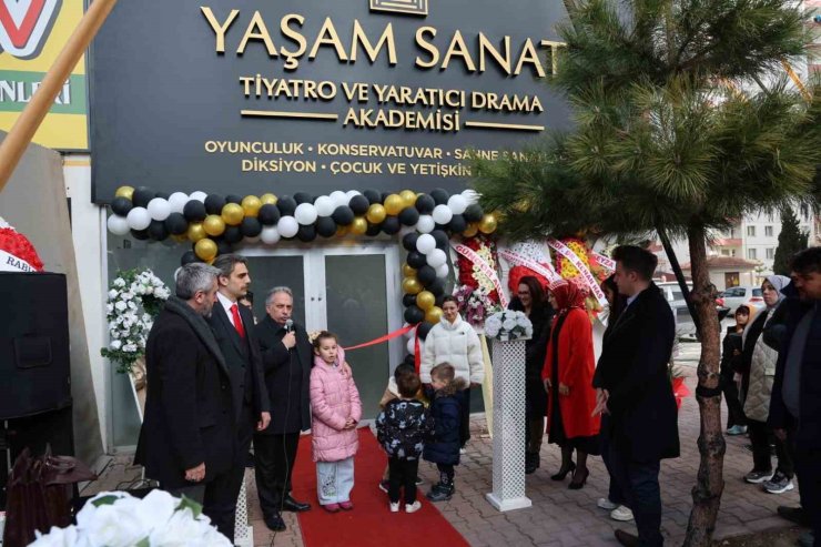Başkan Yalçın: "Şehirlerin ruhu güzel sanatlarla, sporla ve kültürle ayakta durur"