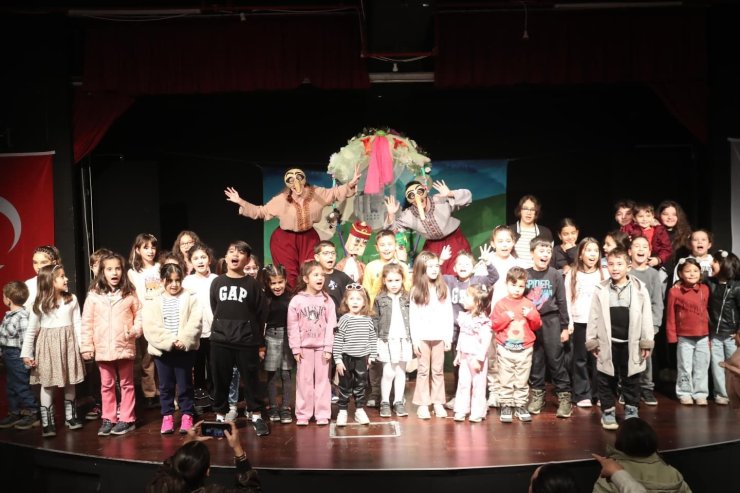 Merkezefendi Belediyesi’nden öğrencilere karne hediyesi