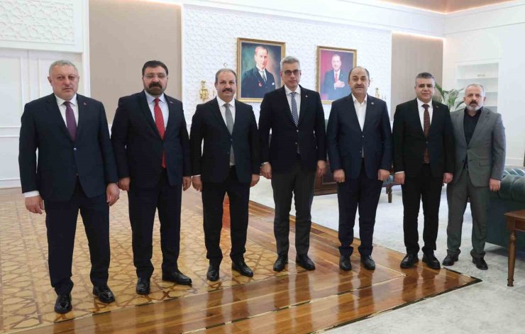 Sağlık-Sen sağlık çalışanlarının taleplerini Bakan Memişoğlu’na iletti