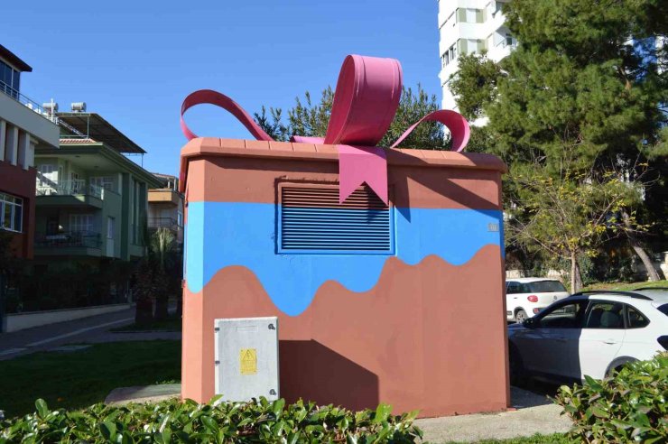 Konyaaltı’nda trafo binaları renkleniyor