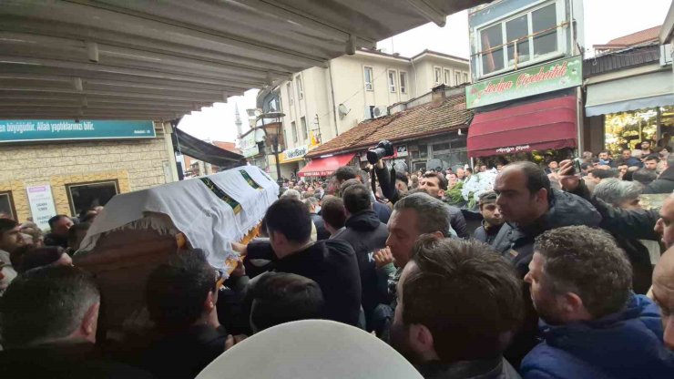 Otel yangınında 12’nci kattan atlayan genç kadın dualarla son yolculuğuna uğurlandı