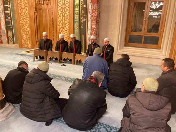 Afyonkarahisar’da Miraç Kandili dualarla geçirildi