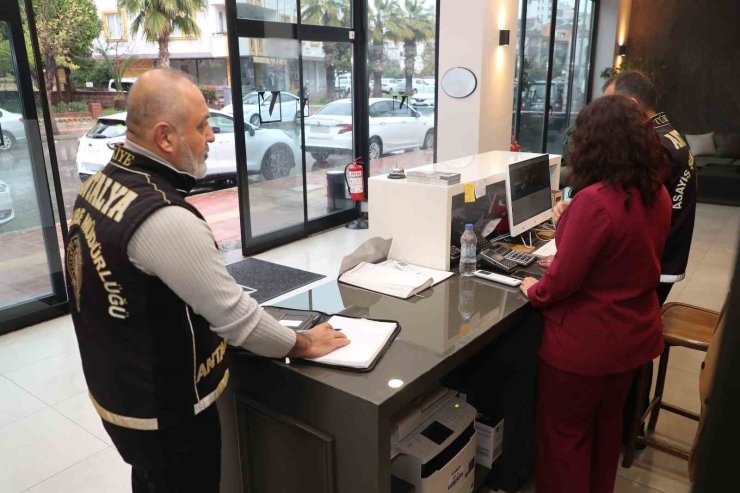 Antalya’da günübirlik konaklama yerleri ve araç kiralama firmaları denetlendi