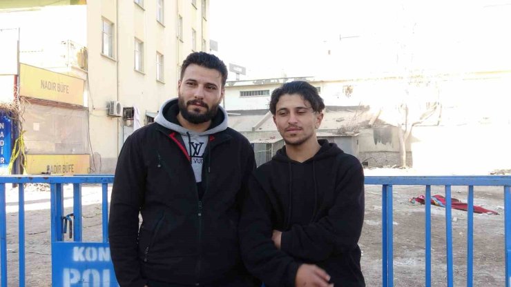 Çöken binadan son anda çıkan kardeşler: "Her şeyimizi kaybettik ama çok şükür sağlığımız var"