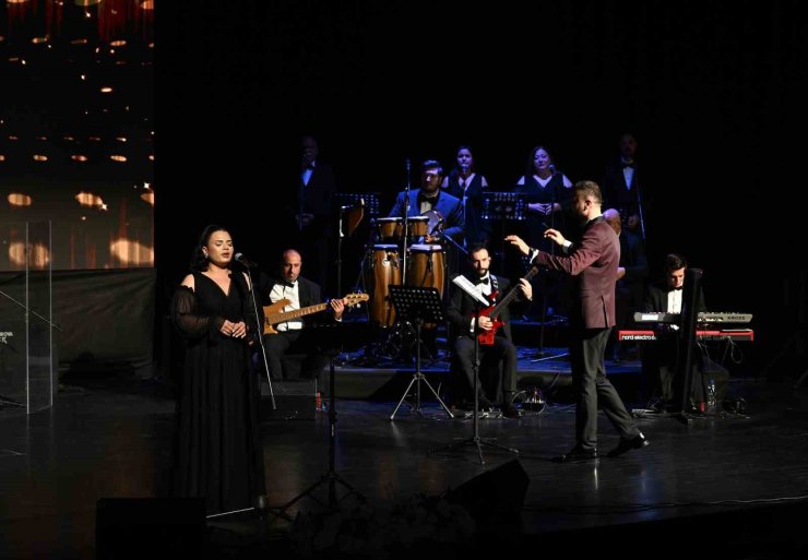 Mersin’de ’Bir Hoş Seda’ konseri düzenlendi