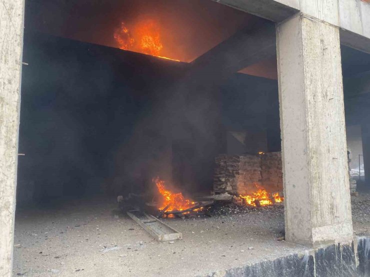 Ordu’da 6 katlı inşaatta yangın