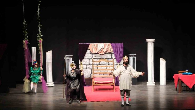 Başkan Çerçioğlu, kültür merkezleri öğrencilerini tiyatro ile buluşturdu