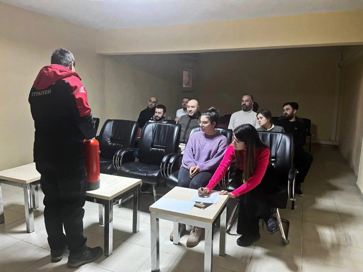İtfaiye ekiplerinden kamu personellerine ‘yangın güvenliği’ eğitimi