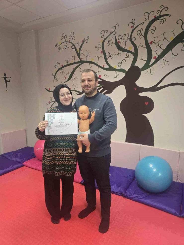 Düzce’de gebe okulunda ilk eşli eğitim yapıldı