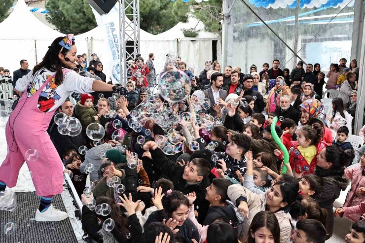 Bağcılar’da karnaval tadında çocuk şenliği