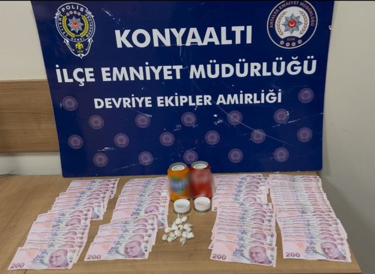 Antalya’da 13 kilogram skunk ele geçirildi